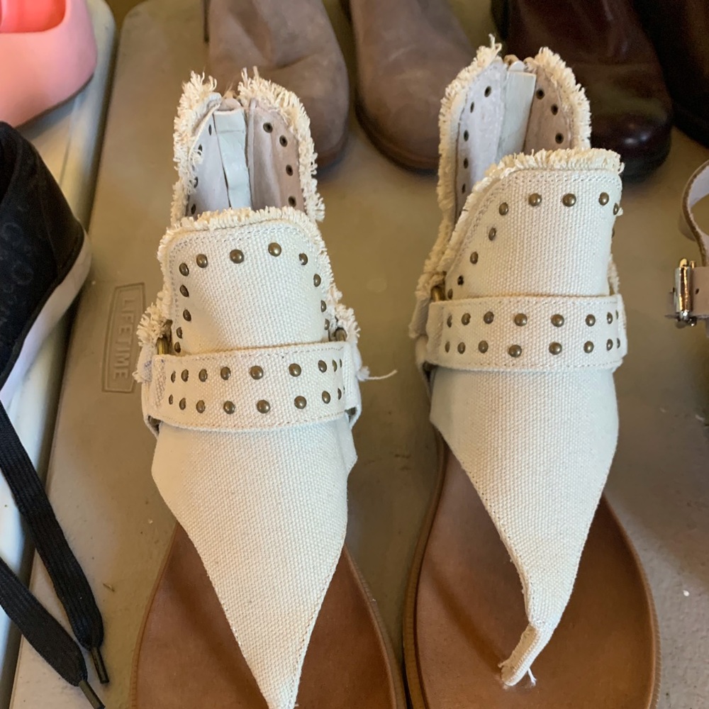 Very G Sandals